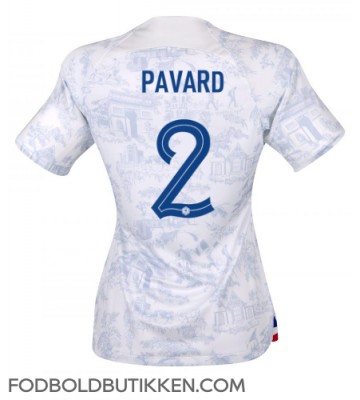 Frankrig Benjamin Pavard #2 Udebanetrøje Dame VM 2022 Kortærmet